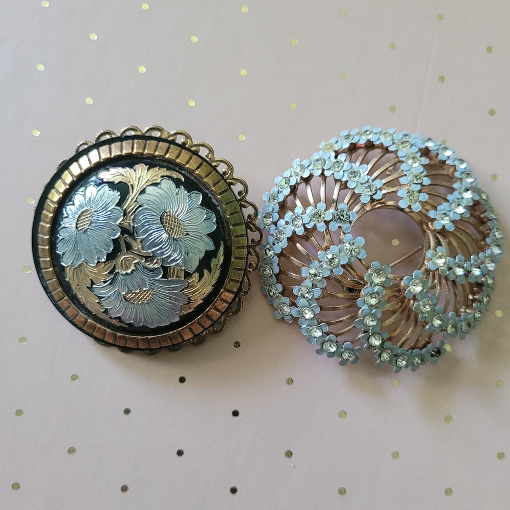 Brooch Bundle /brass look and light blue